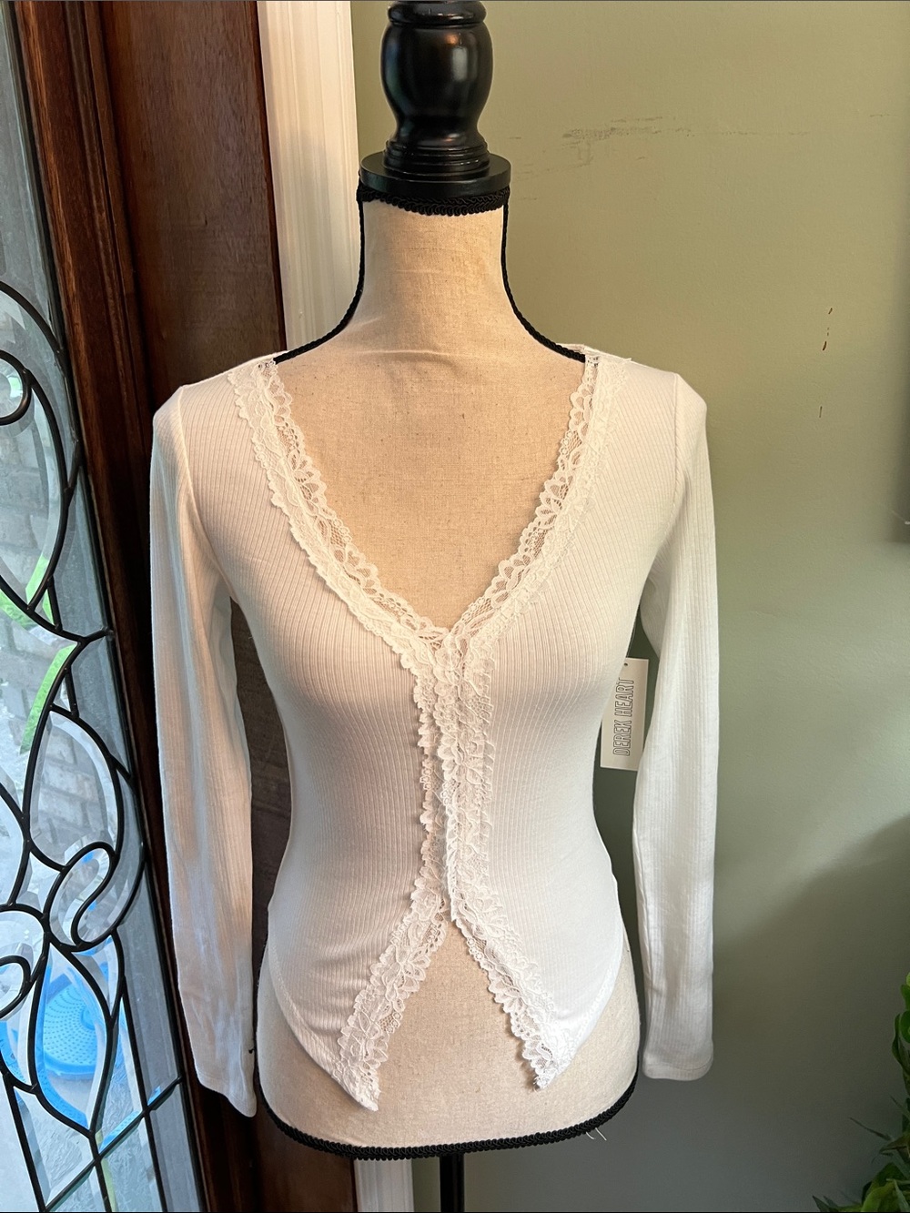 Derek Heart White Ribbed Lace-Trim Long Sleeve V-Neck Top